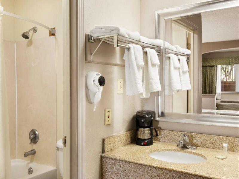 Super 8 Baton Rouge/I-12 Motel Kültér fotó